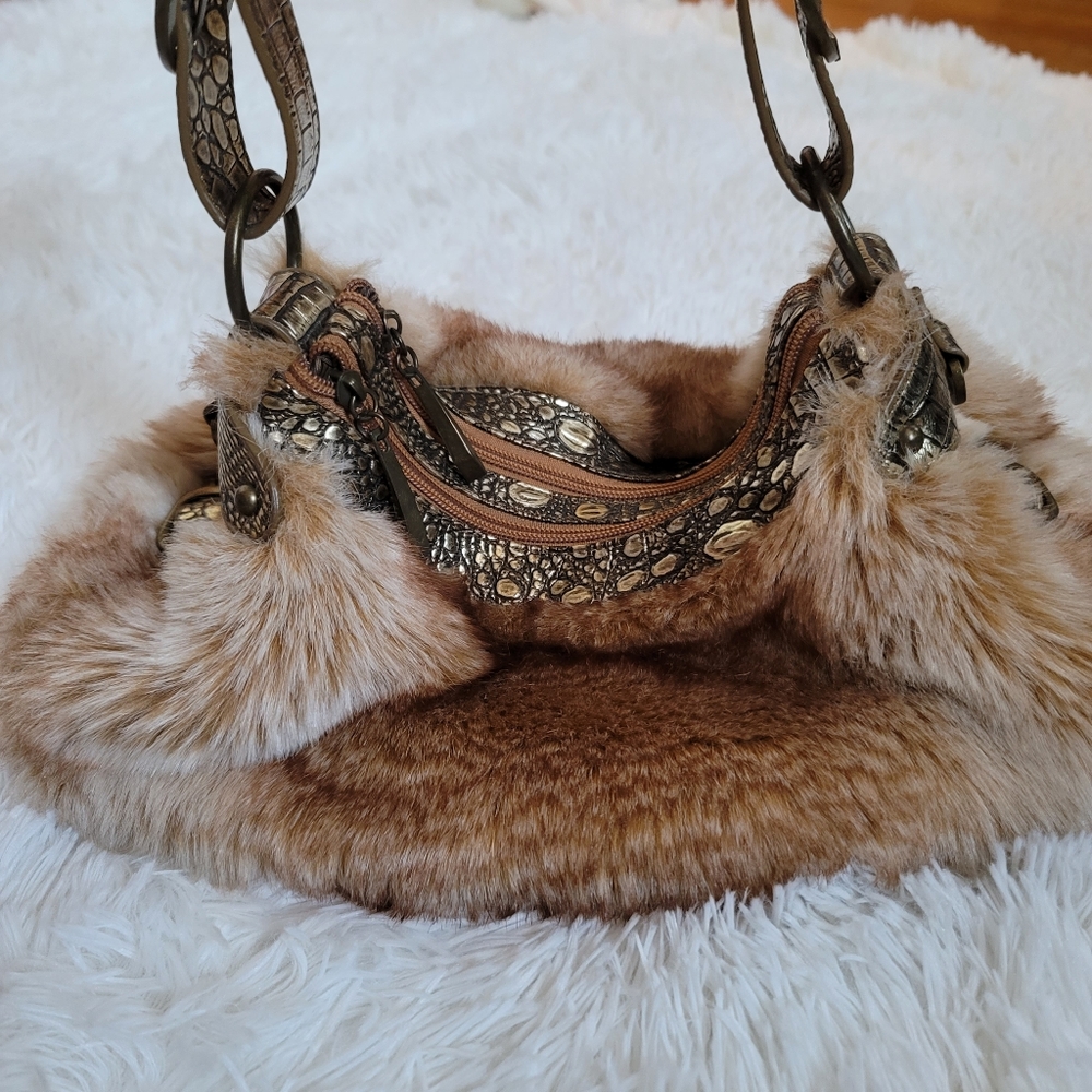 Handbag - Picture 3 of 7